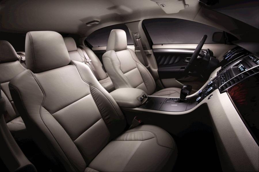  Ford Taurus 2010 года  (фото 40 из 161)